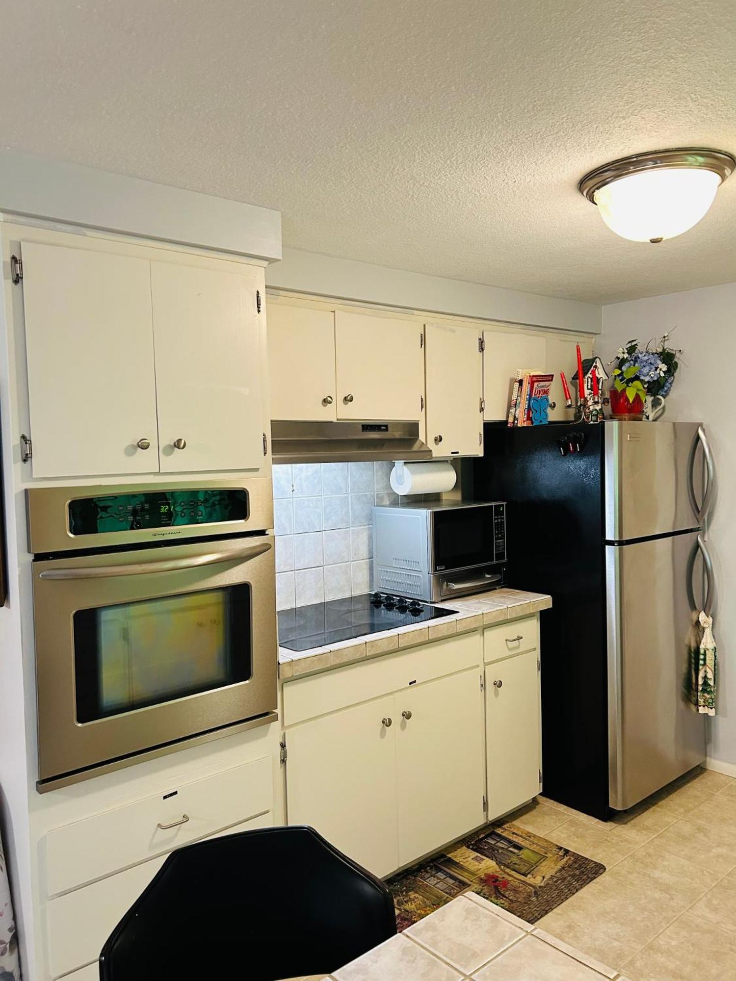 Emerald City 3 Bedroom 1 Bath Home Юджин Экстерьер фото