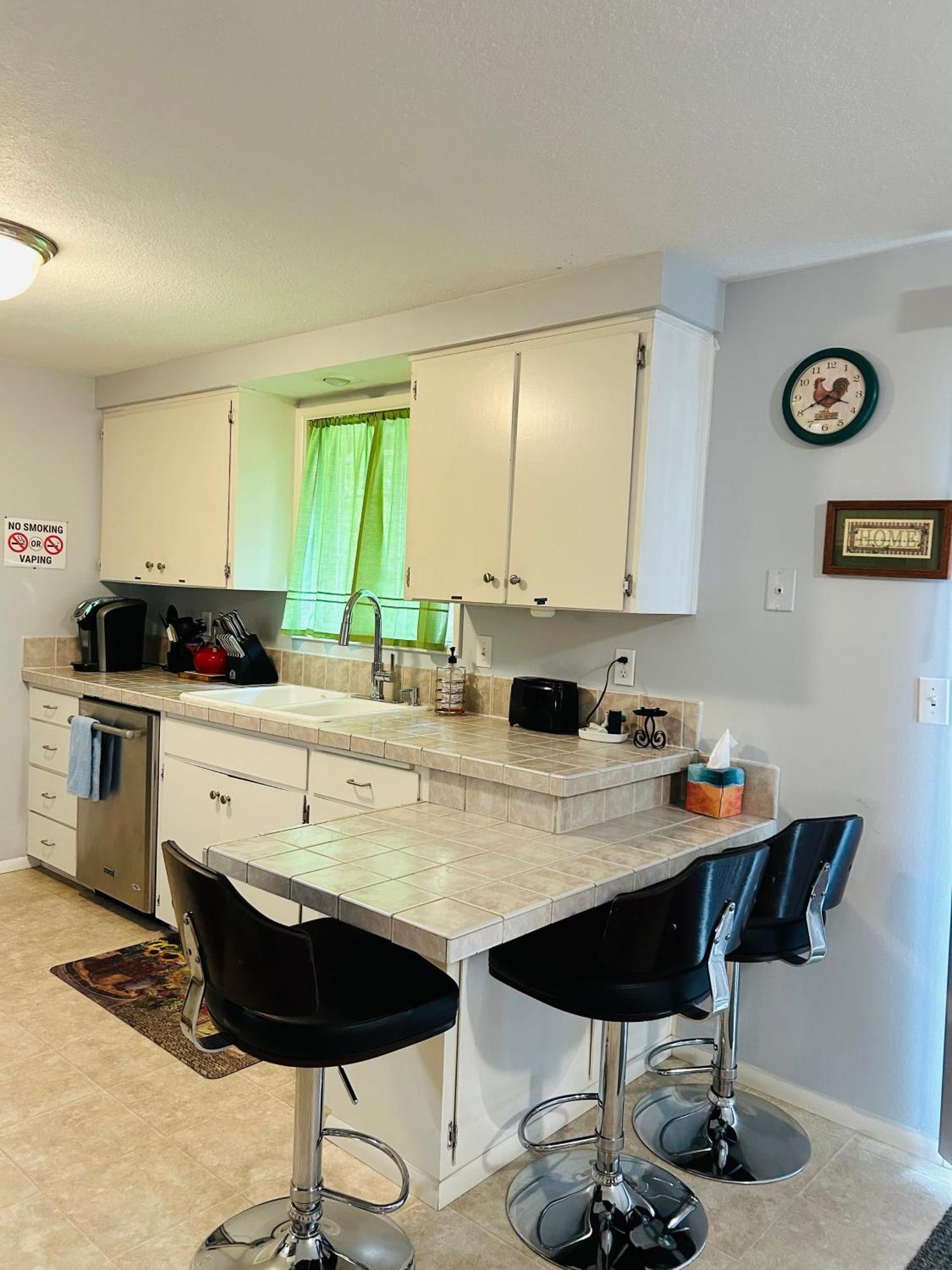Emerald City 3 Bedroom 1 Bath Home Юджин Экстерьер фото