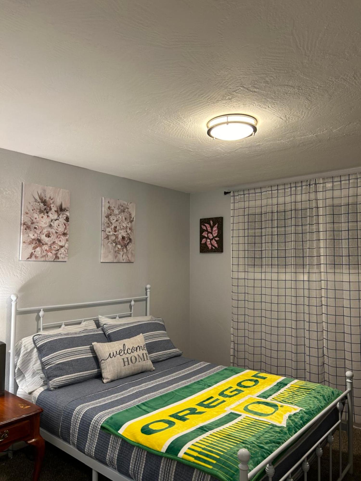 Emerald City 3 Bedroom 1 Bath Home Юджин Экстерьер фото